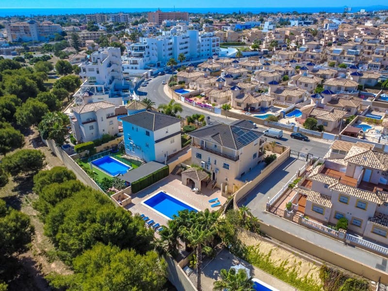 7 sypialnia Willa na sprzedaż w La Zenia z basenem - 839 000 € (Ref: 9890085)