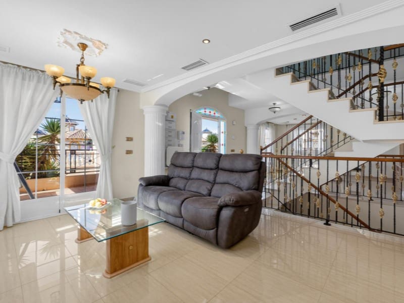 7 sypialnia Willa na sprzedaż w La Zenia z basenem - 839 000 € (Ref: 9890085)