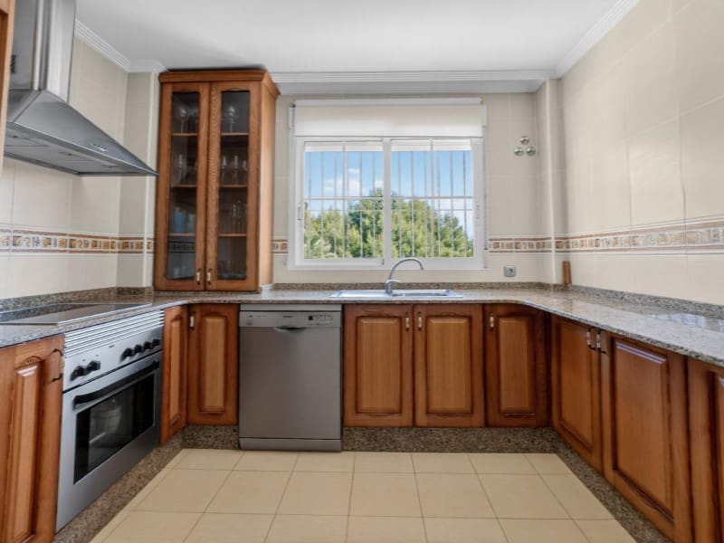 7 sypialnia Willa na sprzedaż w La Zenia z basenem - 839 000 € (Ref: 9890085)