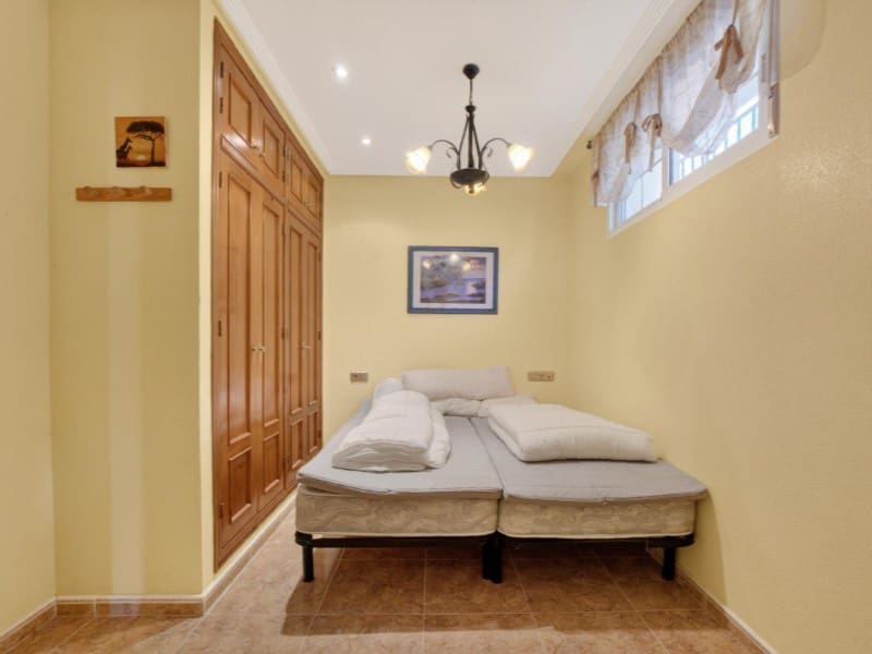 7 sypialnia Willa na sprzedaż w La Zenia z basenem - 839 000 € (Ref: 9890085)