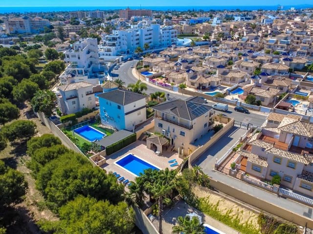 7 sypialnia Willa na sprzedaż w La Zenia, Orihuela z basenem - 839 000 € (Ref: 9890085)