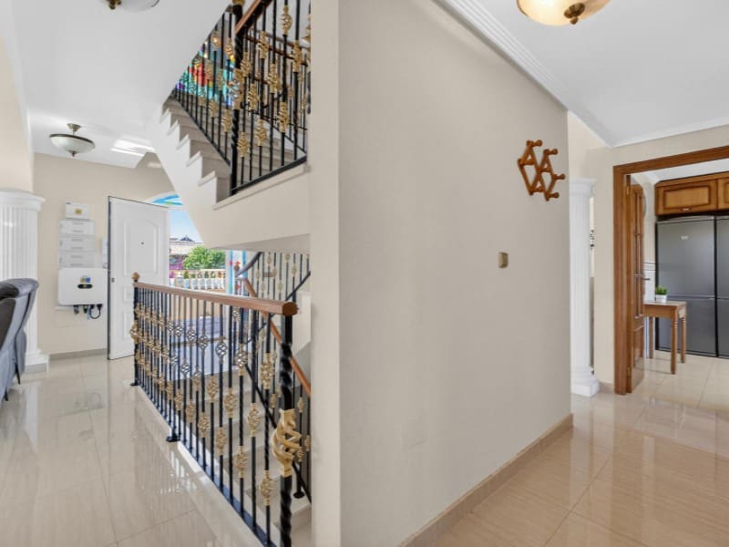 7 sypialnia Willa na sprzedaż w La Zenia z basenem - 839 000 € (Ref: 9890085)
