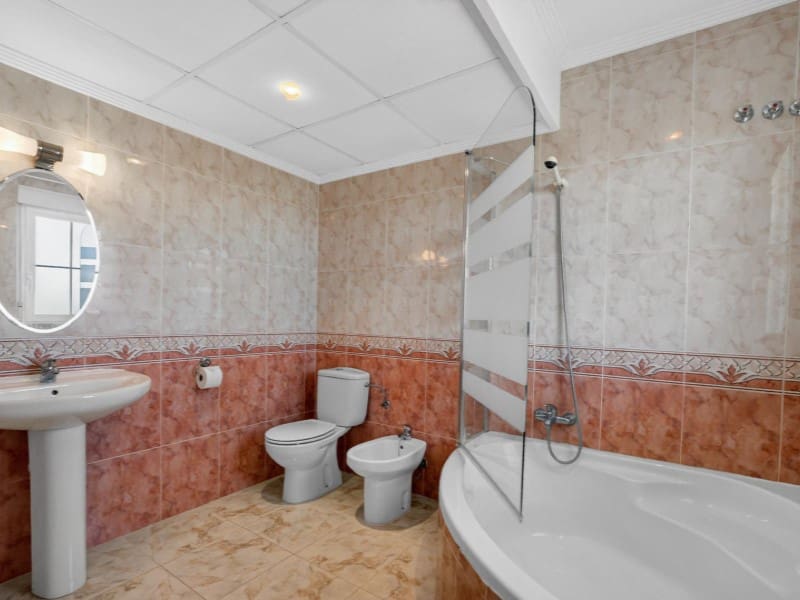 7 sypialnia Willa na sprzedaż w La Zenia z basenem - 839 000 € (Ref: 9890085)