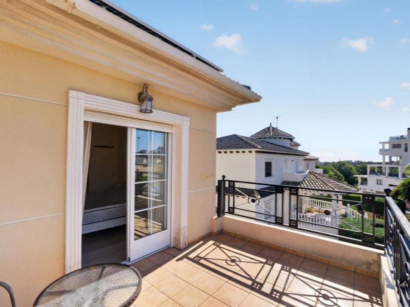 7 sypialnia Willa na sprzedaż w La Zenia z basenem - 839 000 € (Ref: 9890085)