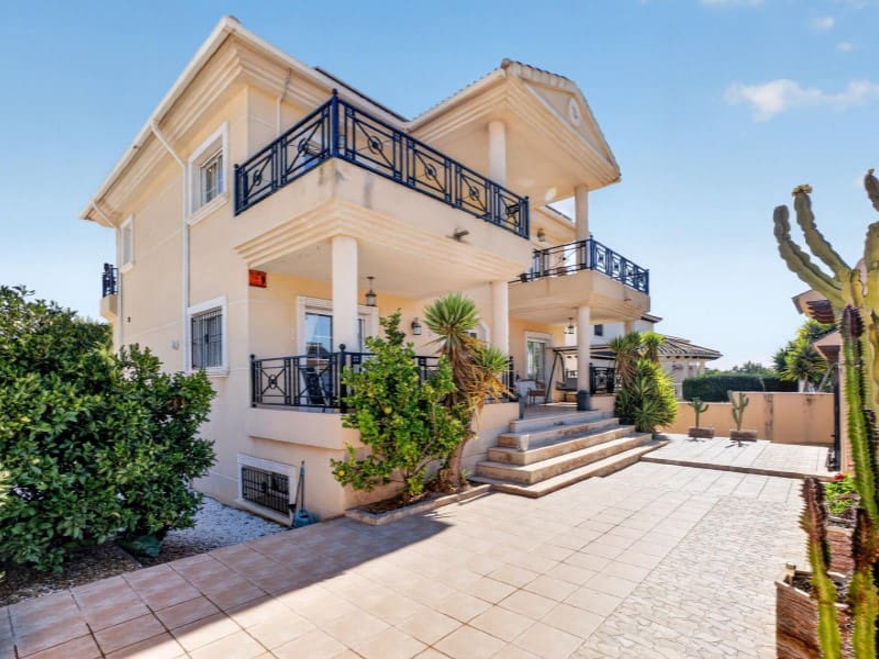 7 sypialnia Willa na sprzedaż w La Zenia z basenem - 839 000 € (Ref: 9890085)