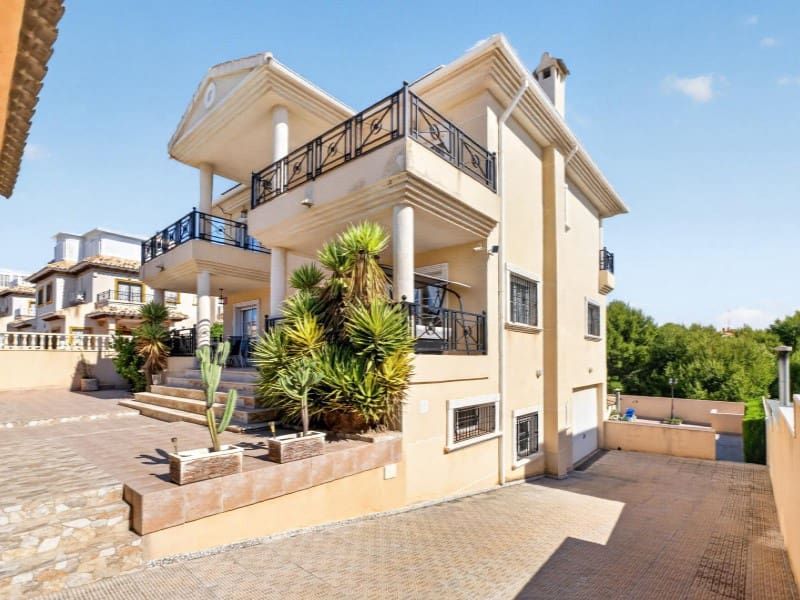 7 sypialnia Willa na sprzedaż w La Zenia z basenem - 839 000 € (Ref: 9890085)