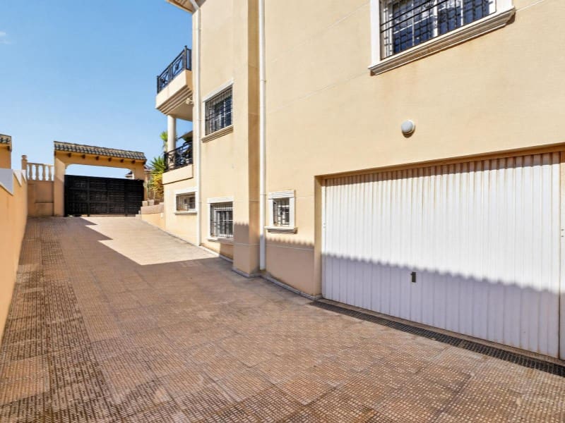 7 sypialnia Willa na sprzedaż w La Zenia z basenem - 839 000 € (Ref: 9890085)