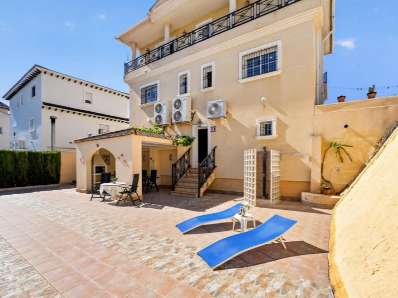 7 sypialnia Willa na sprzedaż w La Zenia z basenem - 839 000 € (Ref: 9890085)