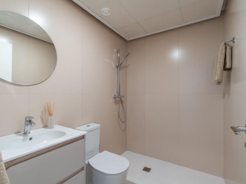2 soveværelse Lejlighed til salg i La Zenia med swimmingpool - € 365.000 (Ref: 9891995)