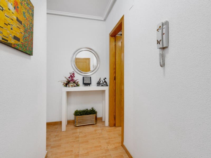 2 bedroom Apartment for sale in Torrevieja - € 139,990 (Ref: 9891996)