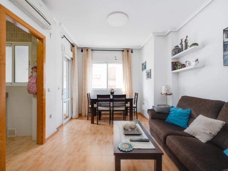 2 bedroom Apartment for sale in Torrevieja - € 139,990 (Ref: 9891996)