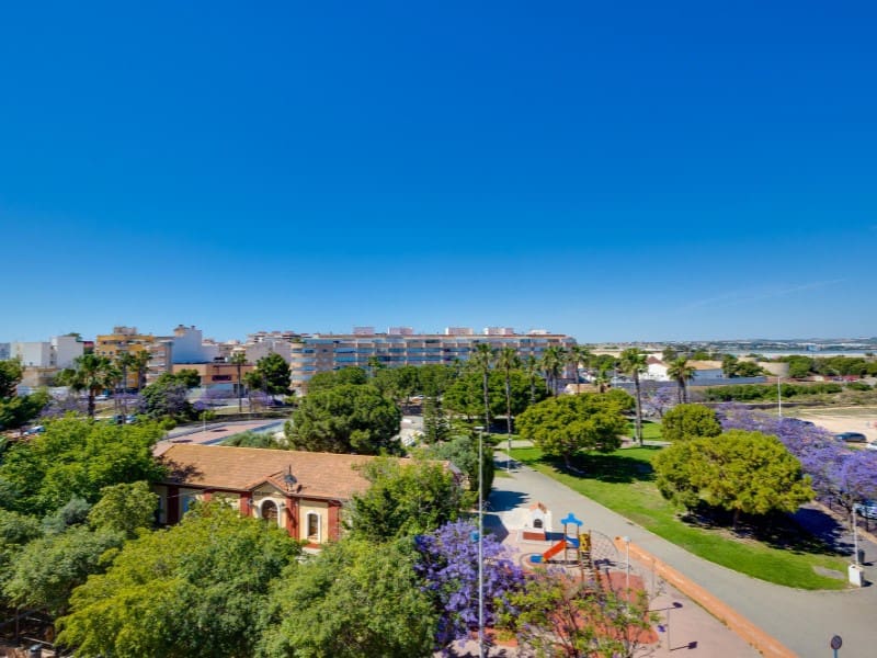 2 bedroom Apartment for sale in Torrevieja - € 139,990 (Ref: 9891996)