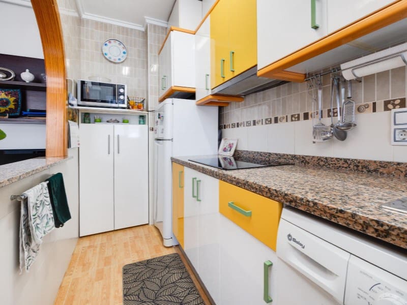 2 bedroom Apartment for sale in Torrevieja - € 139,990 (Ref: 9891996)