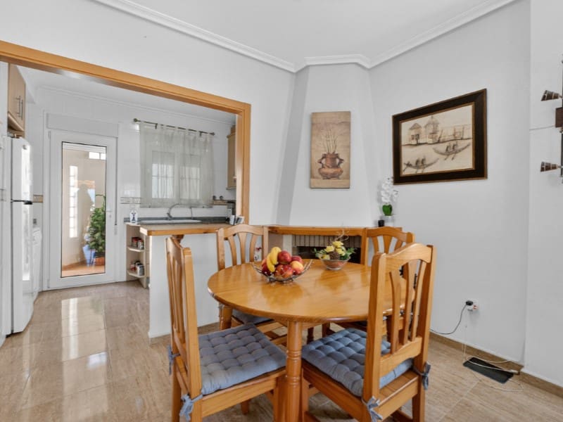 3 soveværelse Byhus til salg i Torrevieja - € 245.000 (Ref: 9891997)