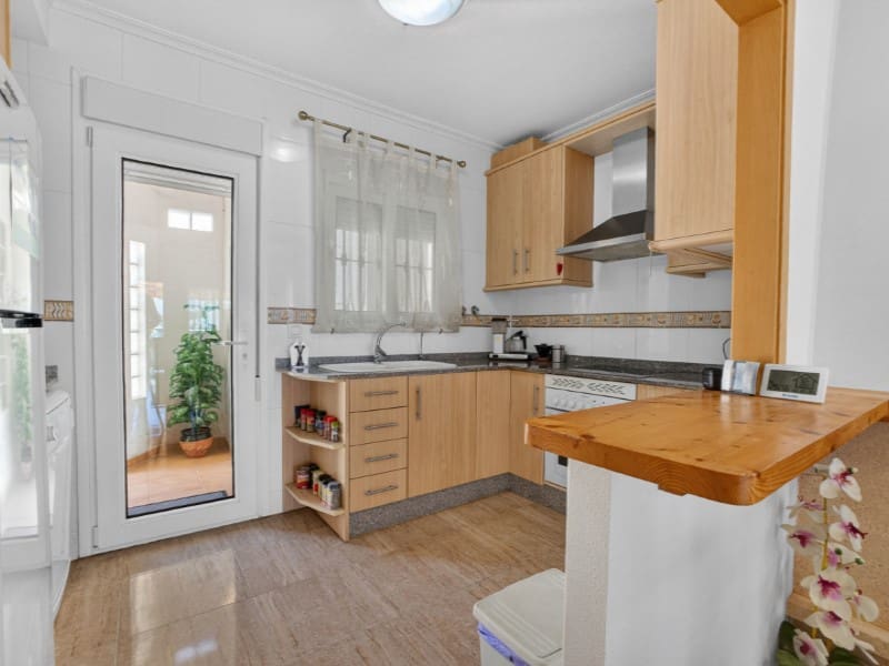 3 soveværelse Byhus til salg i Torrevieja - € 245.000 (Ref: 9891997)