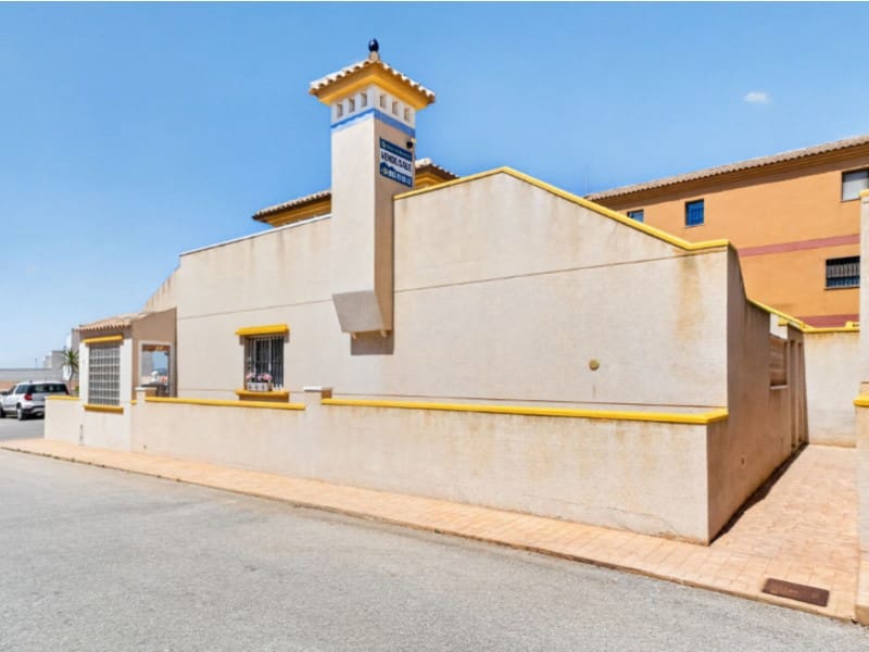 3 soveværelse Byhus til salg i Torrevieja - € 245.000 (Ref: 9891997)