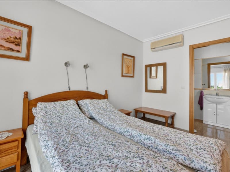 3 soveværelse Byhus til salg i Torrevieja - € 245.000 (Ref: 9891997)