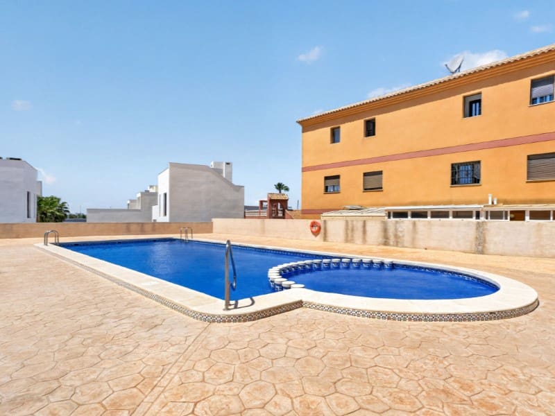 3 soveværelse Byhus til salg i Torrevieja - € 245.000 (Ref: 9891997)