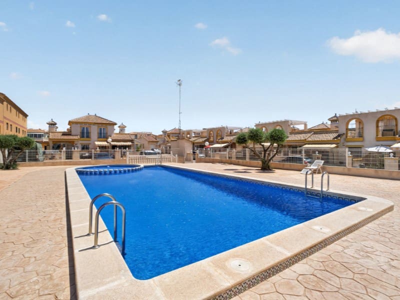 3 soveværelse Byhus til salg i Torrevieja - € 245.000 (Ref: 9891997)