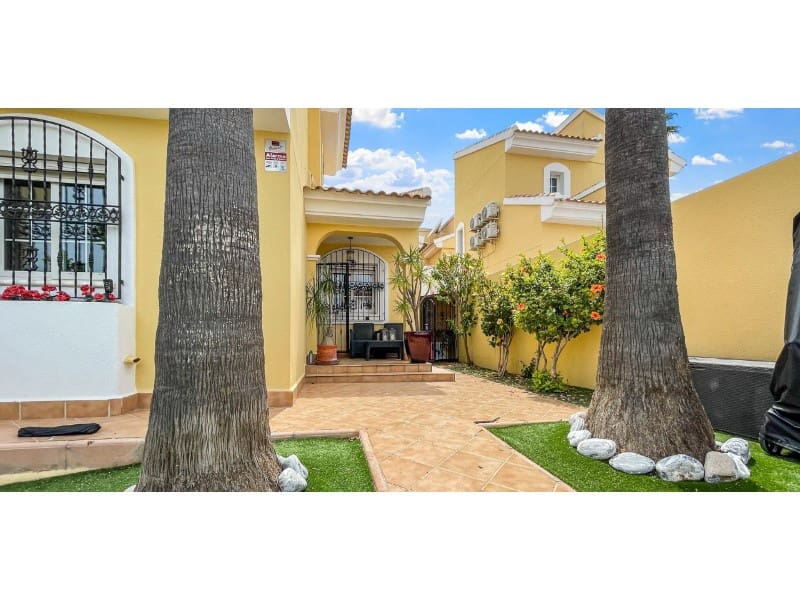 3 bedroom Villa for sale in Orihuela Costa with pool garage - € 435,900 (Ref: 9894146)