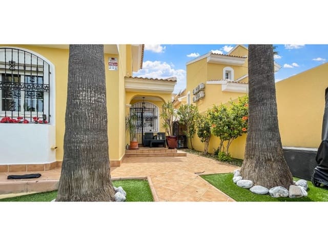 3 bedroom Villa for sale in Lomas de Cabo Roig - Los Dolses, Orihuela with pool garage - € 435,900 (Ref: 9894146)