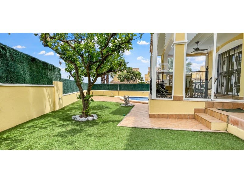 3 bedroom Villa for sale in Orihuela Costa with pool garage - € 435,900 (Ref: 9894146)