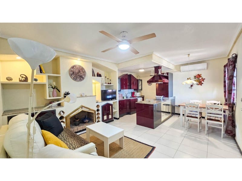 Bungalow de 2 habitaciones en Orihuela Costa en venta con piscina - 176.000 € (Ref: 9894147)