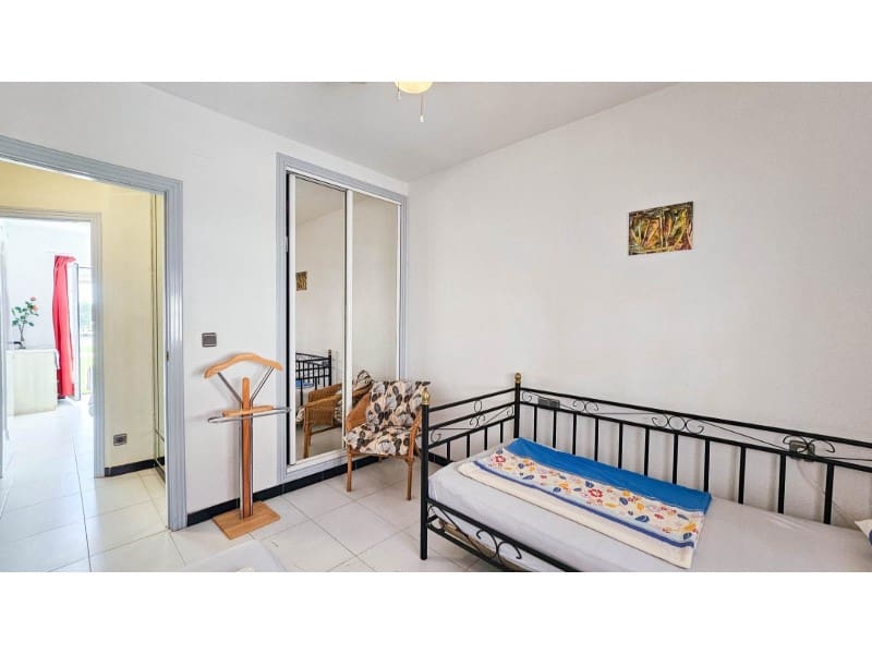 Bungalow de 2 habitaciones en Orihuela Costa en venta con piscina - 176.000 € (Ref: 9894147)
