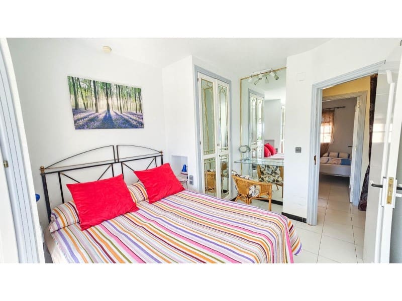 Bungalow de 2 habitaciones en Orihuela Costa en venta con piscina - 176.000 € (Ref: 9894147)