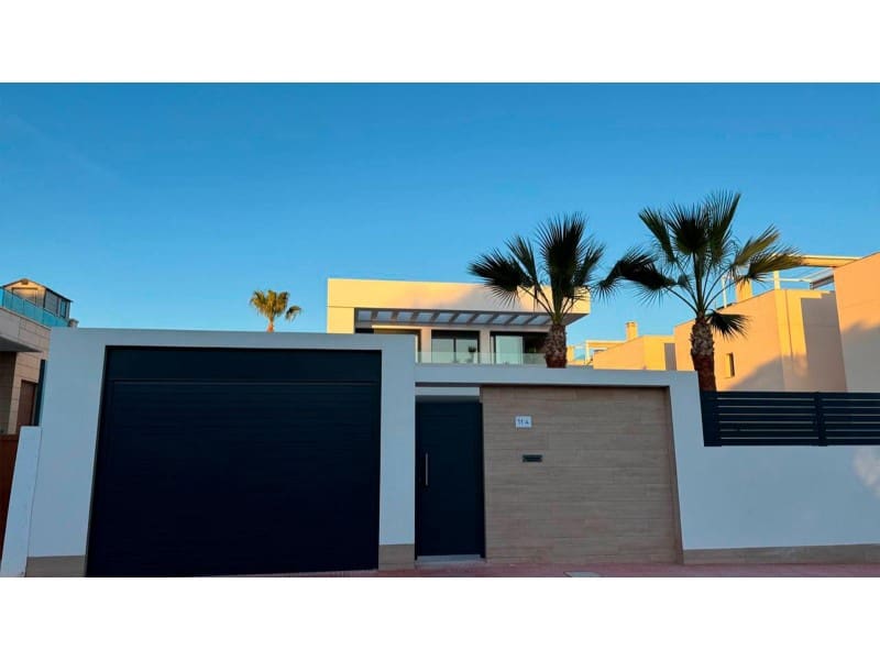 4 Zimmer Villa zu verkaufen in Rojales mit Pool - 975.000 € (Ref: 9894148)