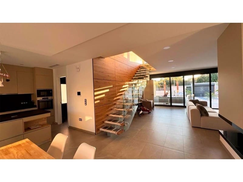 4 Zimmer Villa zu verkaufen in Rojales mit Pool - 975.000 € (Ref: 9894148)