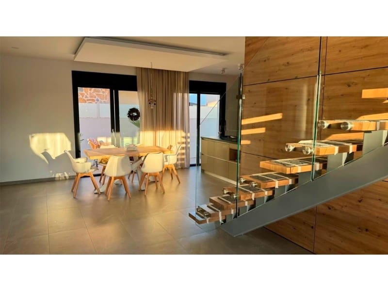 4 Zimmer Villa zu verkaufen in Rojales mit Pool - 975.000 € (Ref: 9894148)