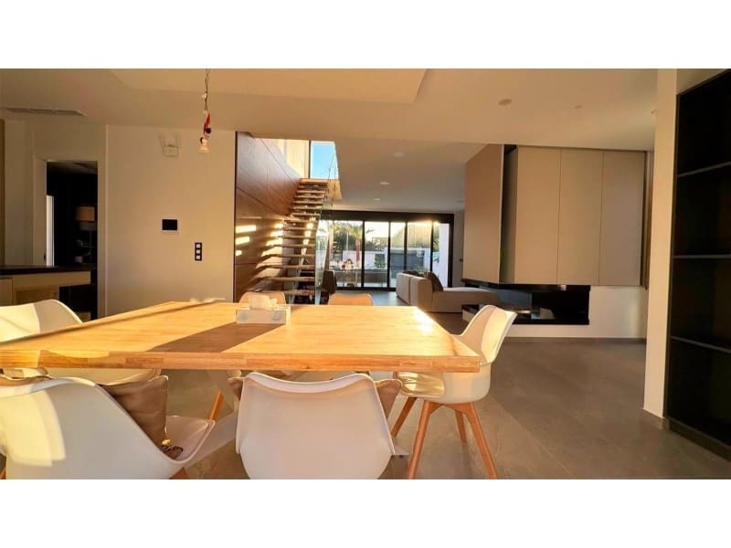 4 Zimmer Villa zu verkaufen in Rojales mit Pool - 975.000 € (Ref: 9894148)