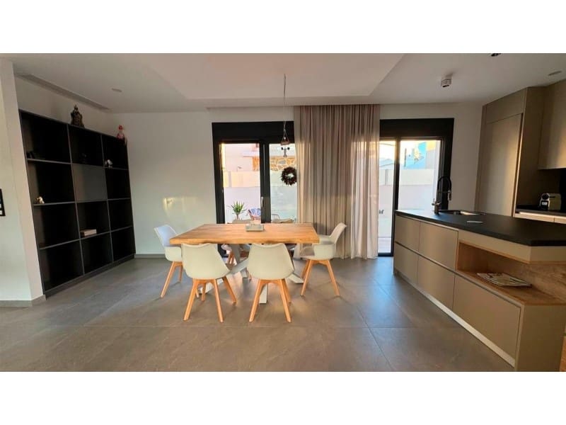 4 Zimmer Villa zu verkaufen in Rojales mit Pool - 975.000 € (Ref: 9894148)