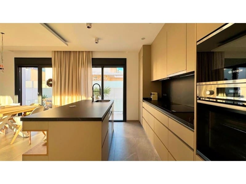 4 Zimmer Villa zu verkaufen in Rojales mit Pool - 975.000 € (Ref: 9894148)