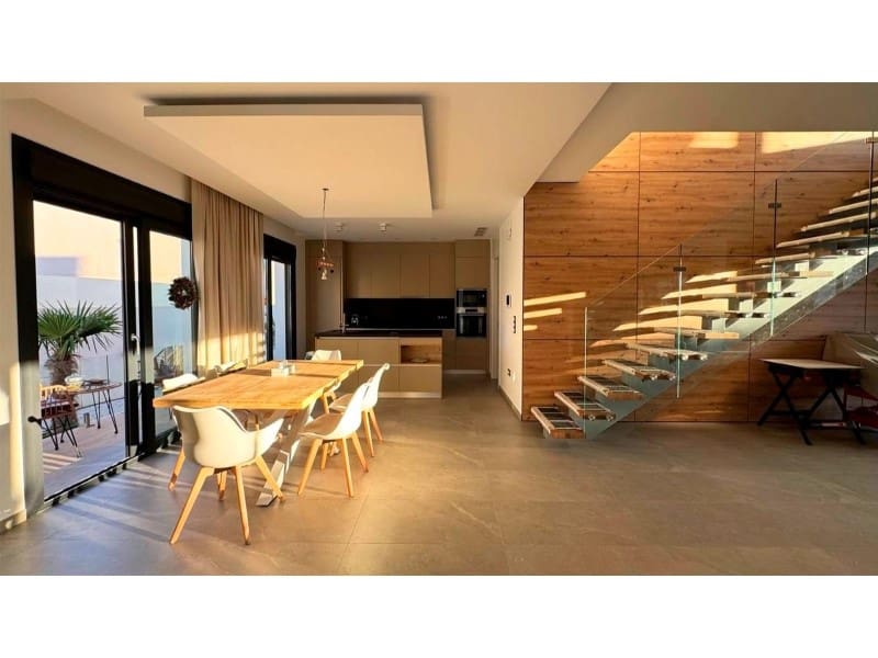 4 Zimmer Villa zu verkaufen in Rojales mit Pool - 975.000 € (Ref: 9894148)