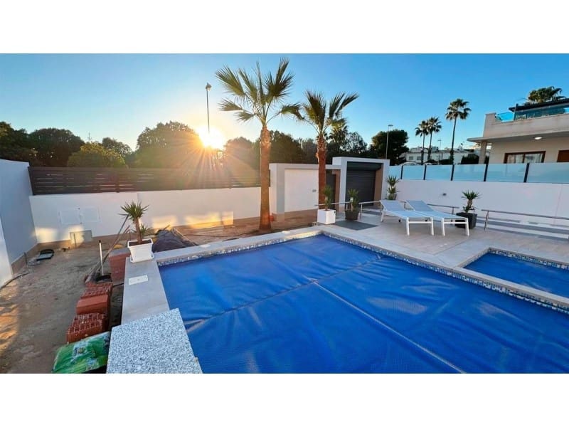 4 Zimmer Villa zu verkaufen in Rojales mit Pool - 975.000 € (Ref: 9894148)