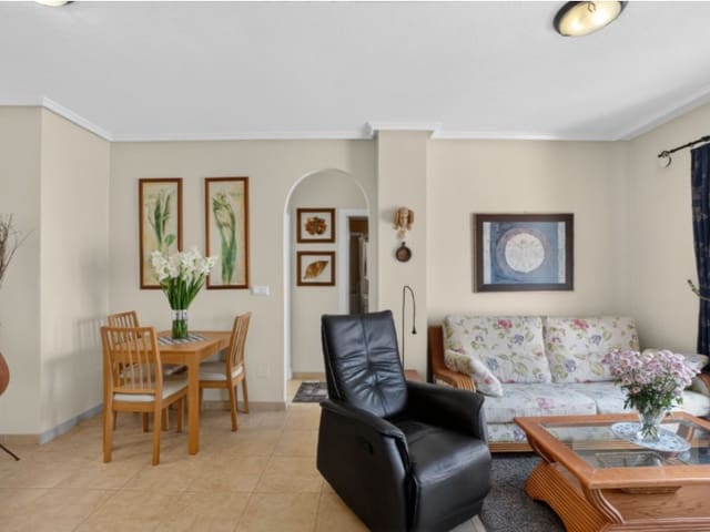 Apartamento de 2 habitaciones en Aguas Nuevas, Torrevieja en venta - 185.000 € (Ref: 9896612)