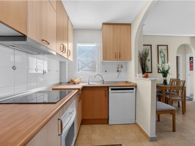 Apartamento de 2 habitaciones en Aguas Nuevas, Torrevieja en venta - 185.000 € (Ref: 9896612)