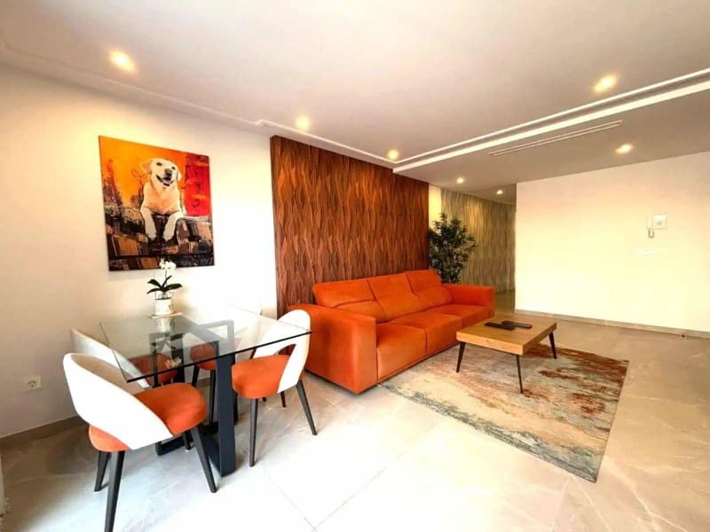 3 sypialnia Penthouse na sprzedaż w Torrevieja z basenem - 399 000 € (Ref: 9899404)