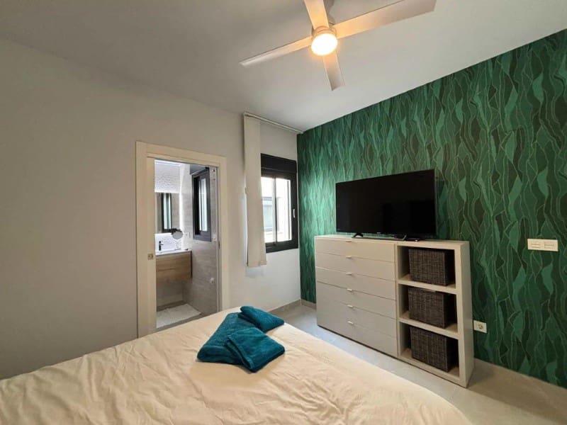3 sypialnia Penthouse na sprzedaż w Torrevieja z basenem - 399 000 € (Ref: 9899404)