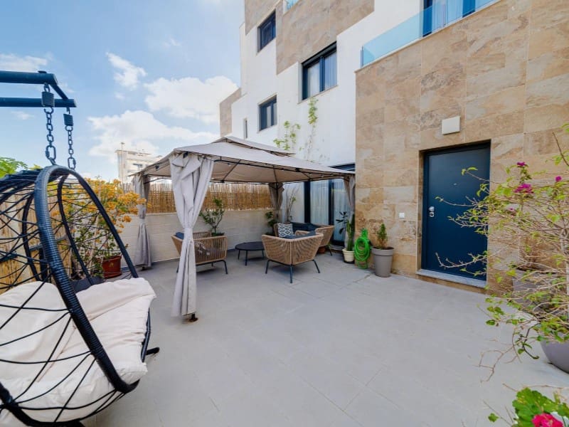 3 Zimmer Haus zu verkaufen in Orihuela Costa mit Pool - 325.000 € (Ref: 9899406)