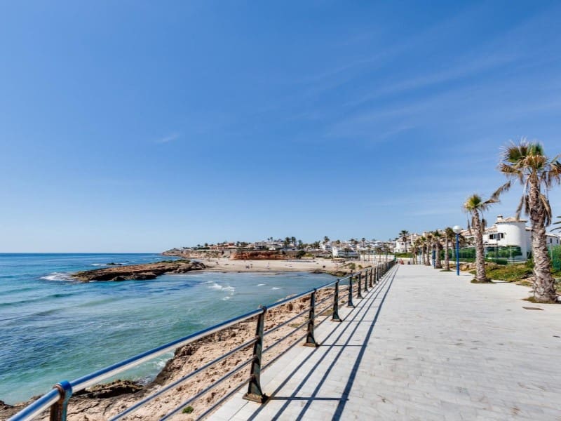 3 Zimmer Haus zu verkaufen in Orihuela Costa mit Pool - 325.000 € (Ref: 9899406)
