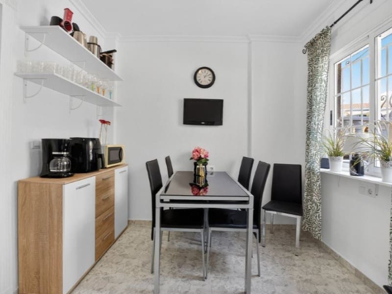 2 quarto Casa em Banda para venda em Torrevieja com piscina - 219 000 € (Ref: 9904302)