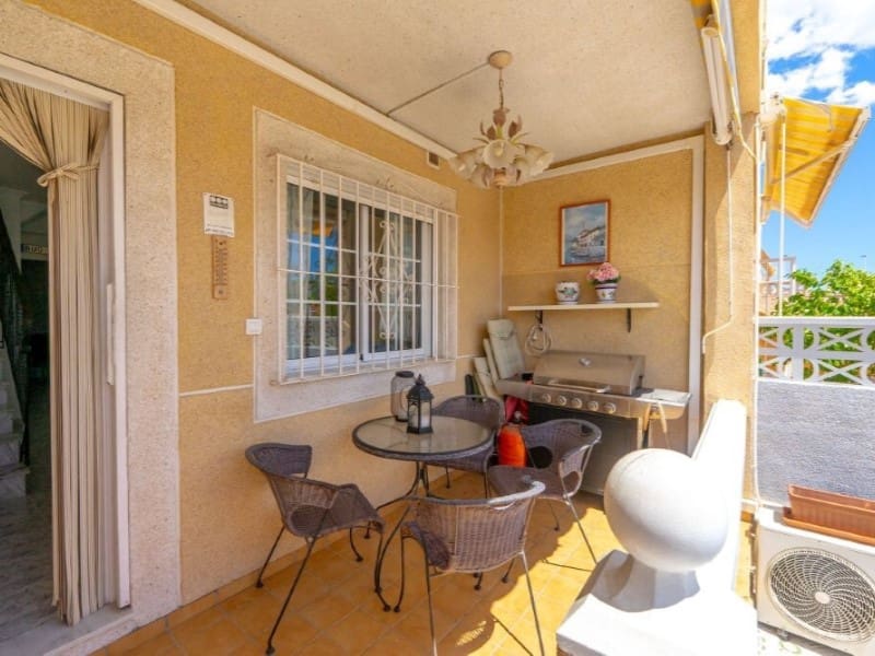 2 quarto Casa em Banda para venda em Torrevieja com piscina - 219 000 € (Ref: 9904302)