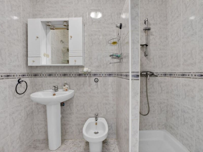 2 quarto Casa em Banda para venda em Torrevieja com piscina - 219 000 € (Ref: 9904302)