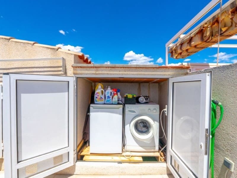 2 quarto Casa em Banda para venda em Torrevieja com piscina - 219 000 € (Ref: 9904302)