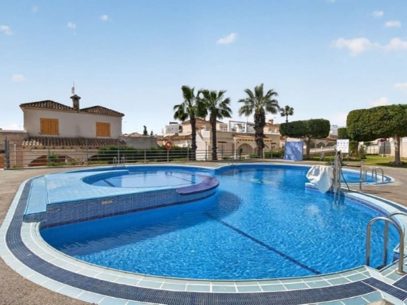 4 soveværelse Byhus til salg i Los Altos med swimmingpool - € 179.000 (Ref: 9904303)