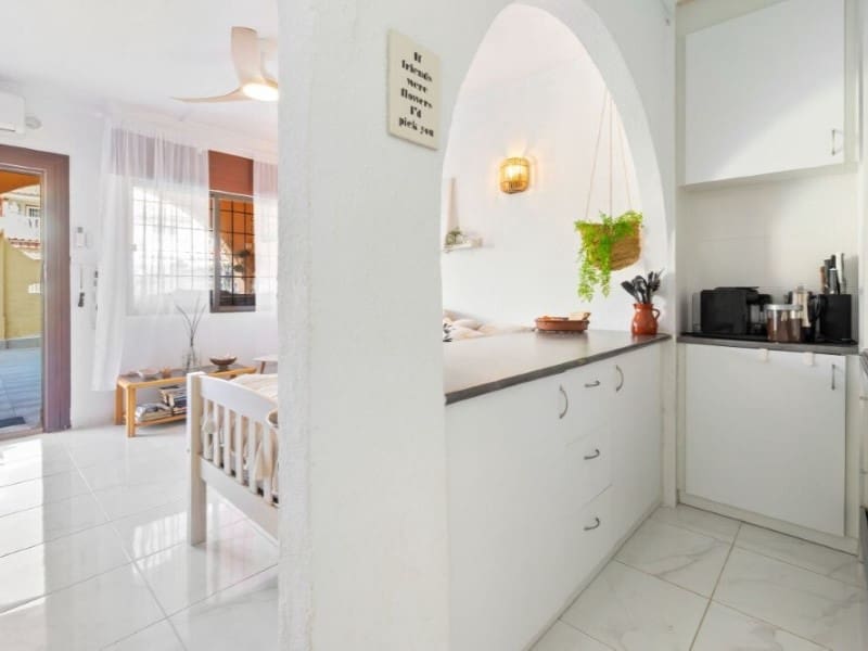 1 sovrum Lägenhet till salu i Torrevieja - 139 000 € (Ref: 9904307)