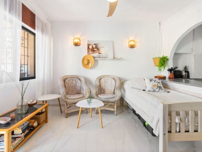 1 sovrum Lägenhet till salu i Torrevieja - 139 000 € (Ref: 9904307)